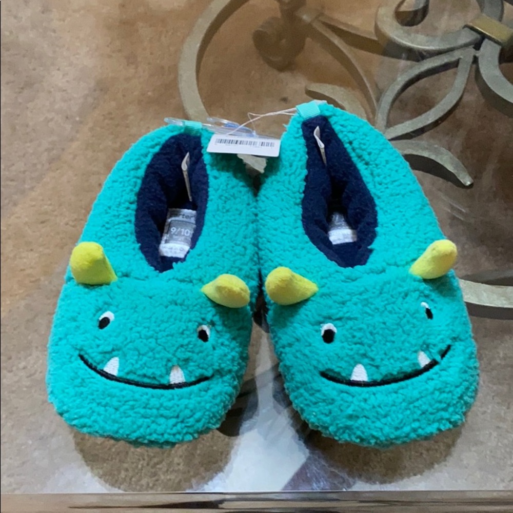 Carter’s Boy’s Slippers Large (9-10)
